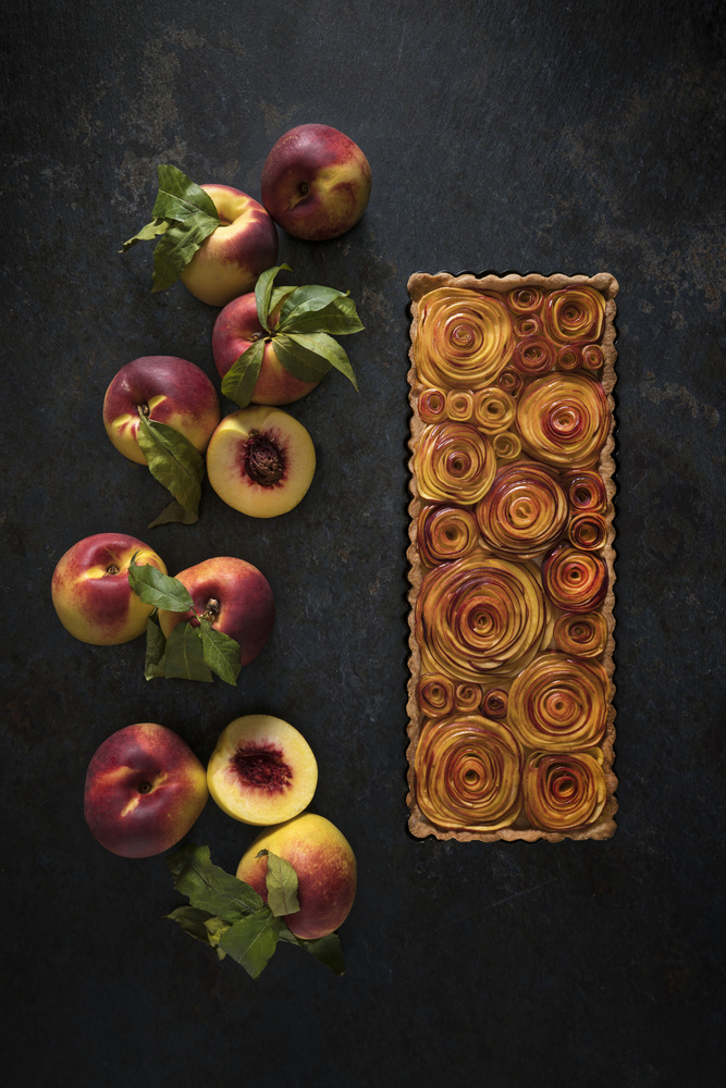 Field of peachy roses von Diana Popescu