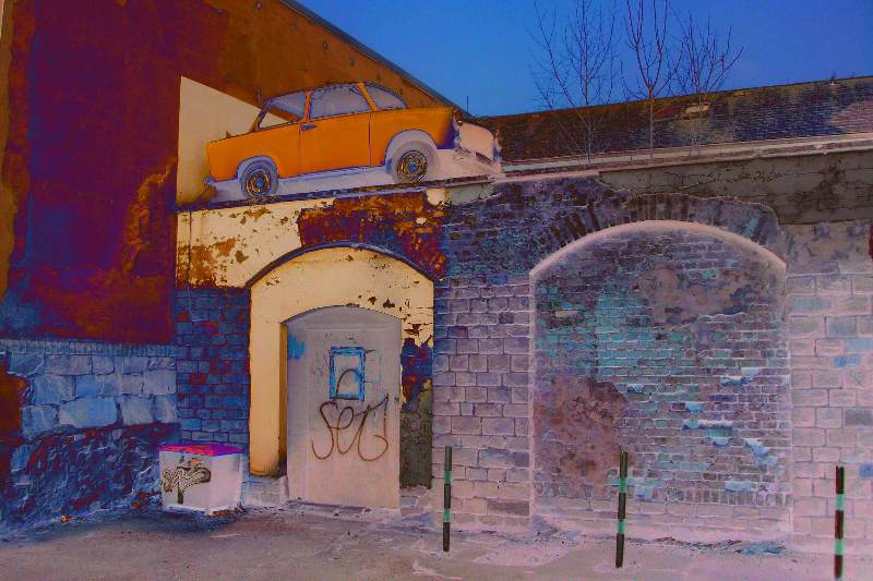 Trabi auf Bahnhof Chemnitz-Siegmar 2011 von Christophe Didillon