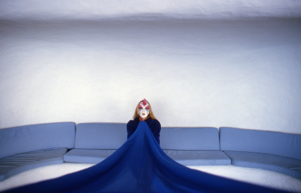 Blue cover (from the series "Imaginations incognito") von Dieter Matthes
