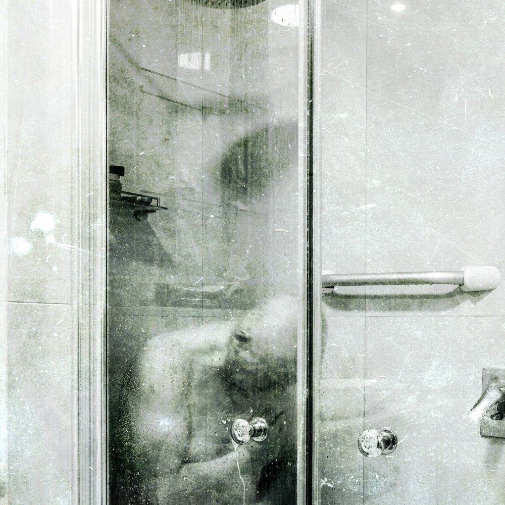 Shower von Dov Fuchs