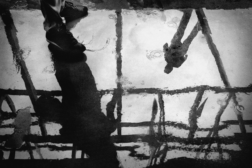 Talking on the edge von Ekkachai Khemkum