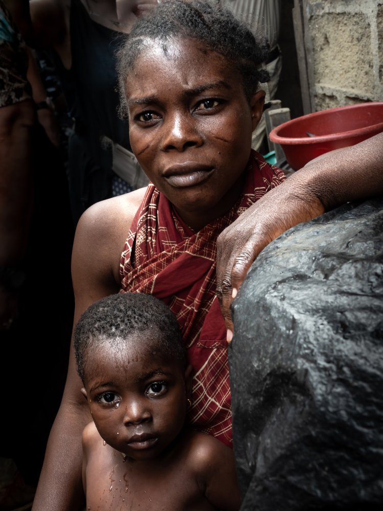 Gazes of desolation von Elena Molina