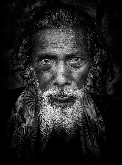 in the streets of Varanasi (b&amp;w version)
