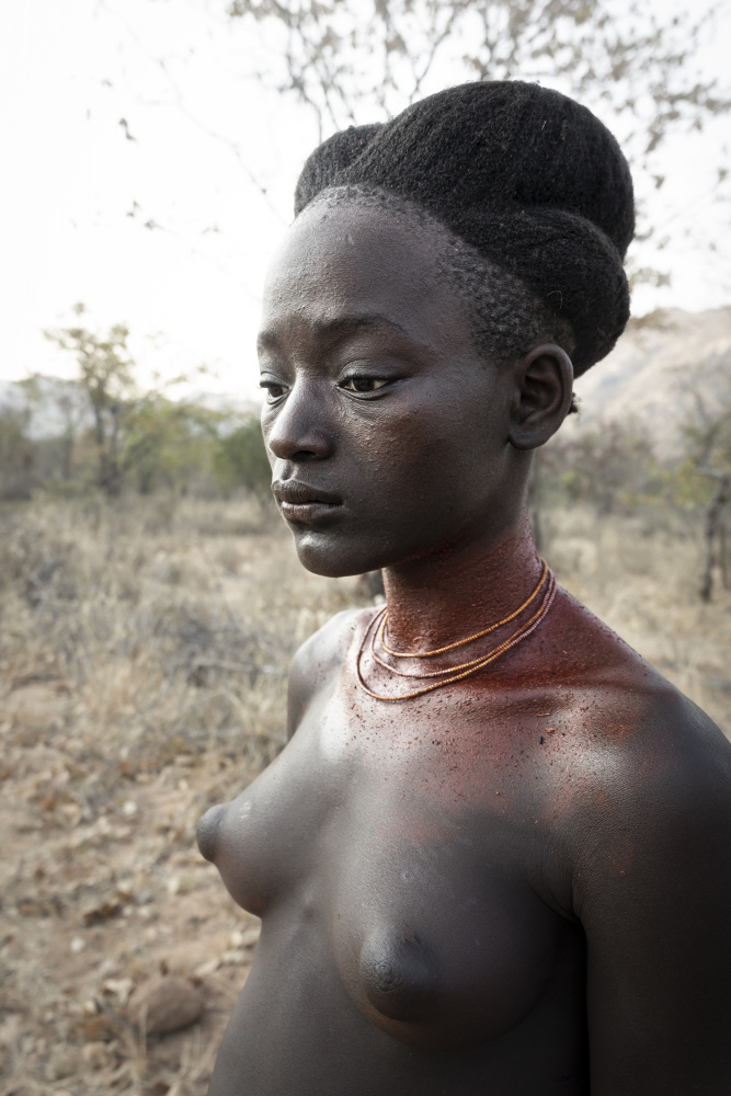 Nguendelengo woman, southern Angola von Elena Molina