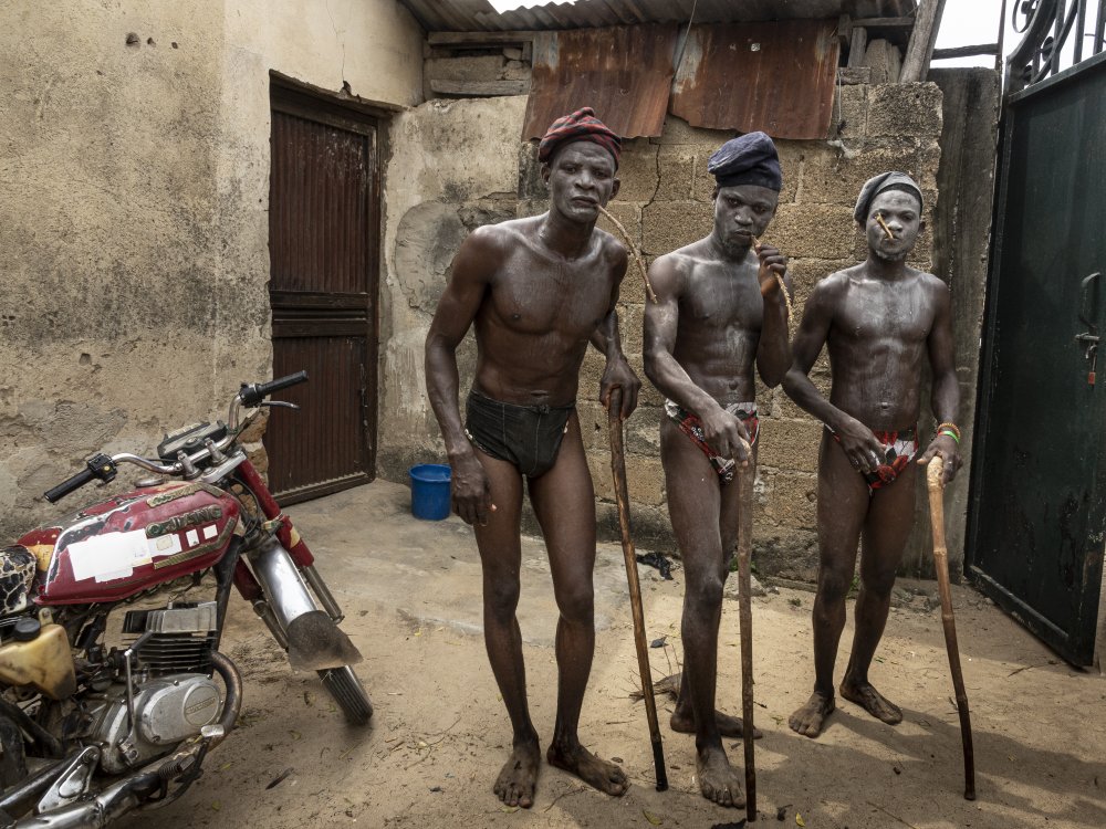 Posing moments after the Boori ceremony von Elena Molina