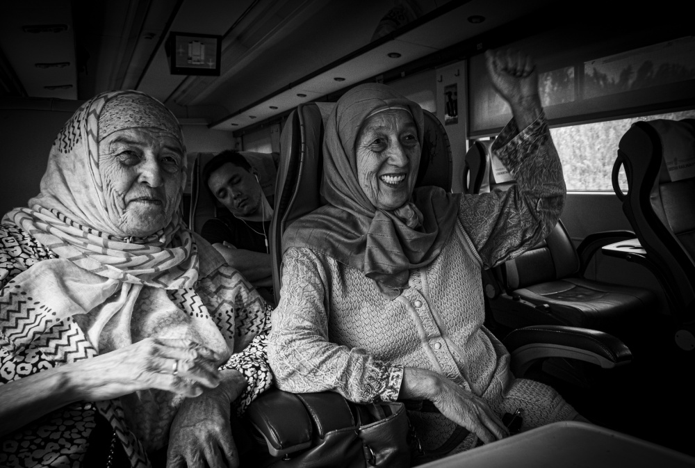 travelling by train von Elena Molina