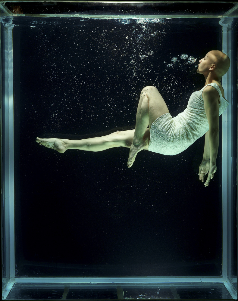underwater artistic portrait shooting von engin akyurt