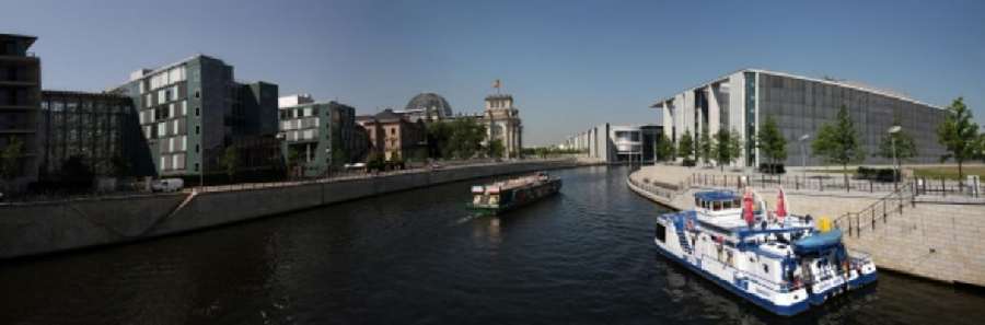 Berlin - Regierungsviertel von Erich Teister