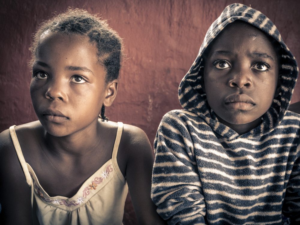 brother and sister von Eyal Alcalay