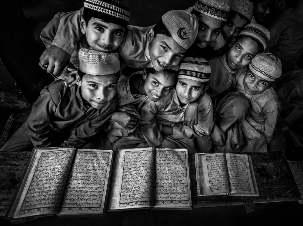 School happiness von Fadhel Almutaghawi