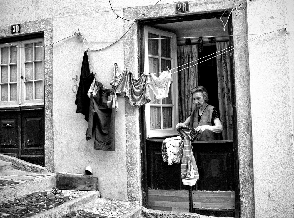 A Quiet Life In The Neighborhood von Fernando Alves