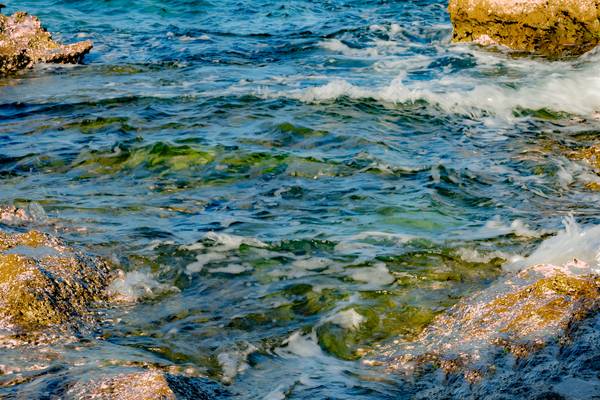 Balance of sea and stones von Fernando Blanco Armendariz