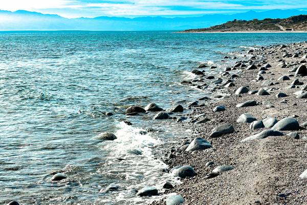 Dawning in peace, no wind, no waves in the daily consciousness of the natural von Fernando Blanco Armendariz