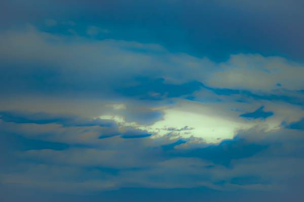 Design in clearing clouds. blues and ochers von Fernando Blanco Armendariz