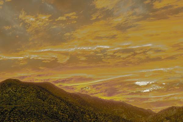 Skies and hills, orange ochres and greys von Fernando Blanco Armendariz