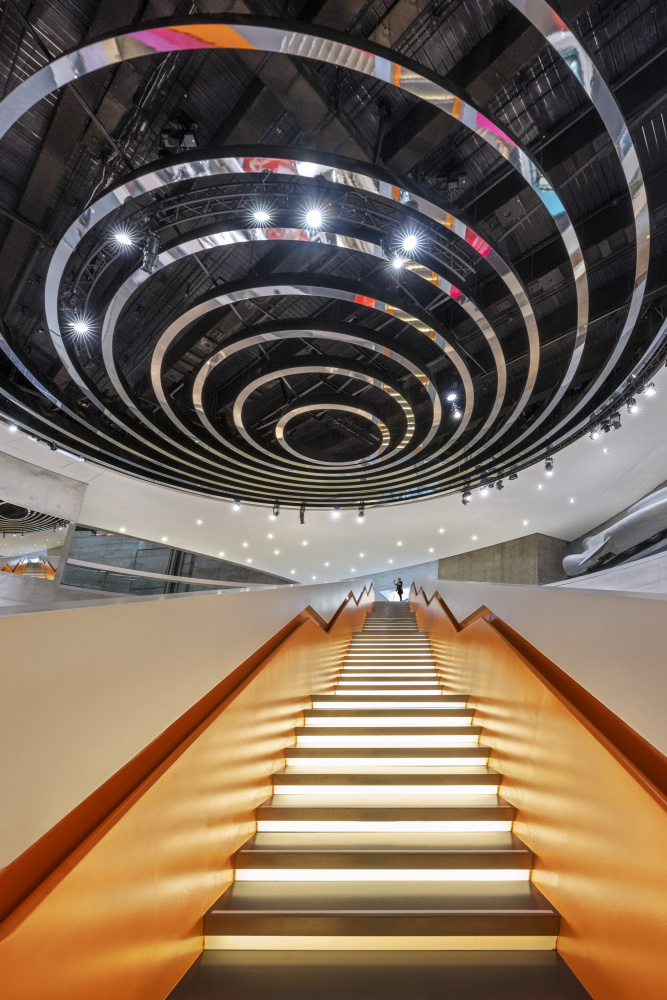 orange stair von fotomarion