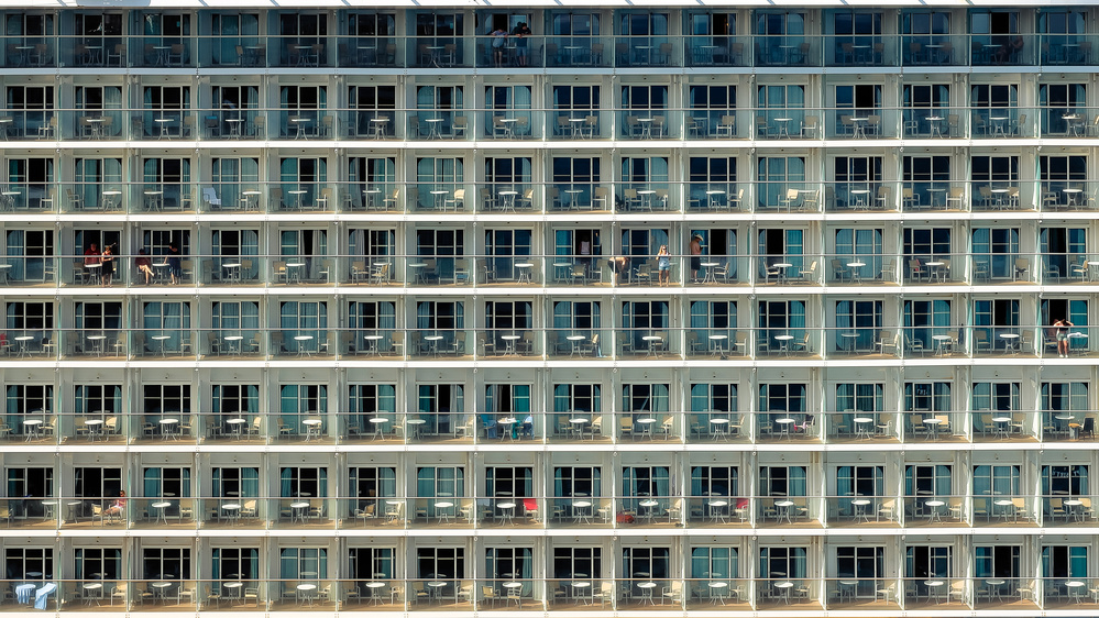 The Lonely Crowd von Franz Baumann