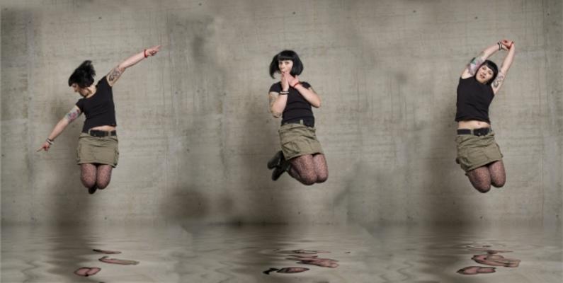 springende Frau von Fritz Langmann