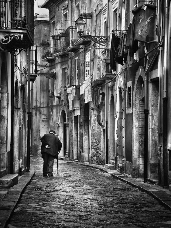 i am... von Gennaro Parricelli