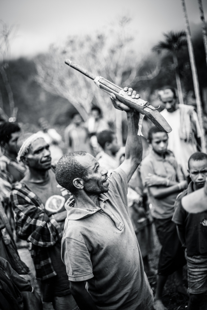 Put Down That Weapon von Geoff Husa