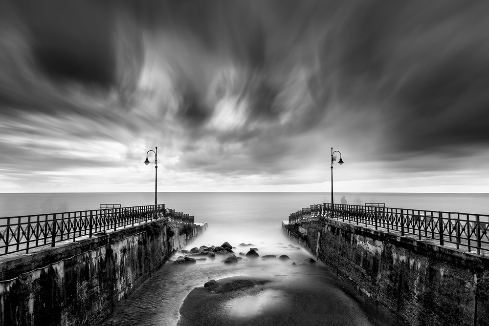 Double Pier von George Digalakis