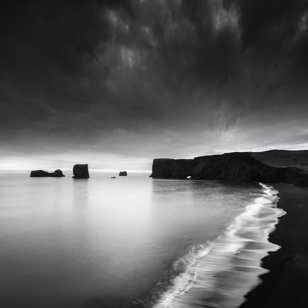 Lapping at the Shore of a Solitary Ocean von George Digalakis