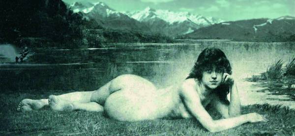 VINTAGE WATERSKIING NUDE von Gerald Herrmann