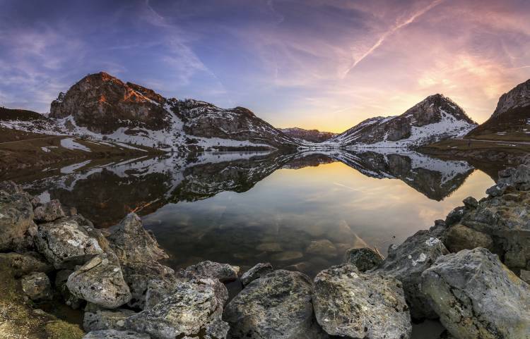 Lago Enol von Glendor Diaz Suarez