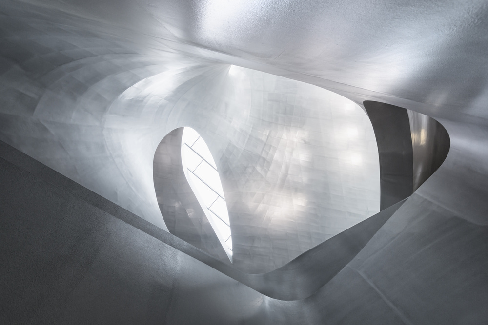 Shining basement von Greetje Van Son