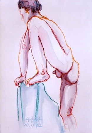 Auf dem rechten Bein stehender männlicher Akt, linker Fuß und linke Hand auf Stuhllehne gestellt... von Hajo Horstmann