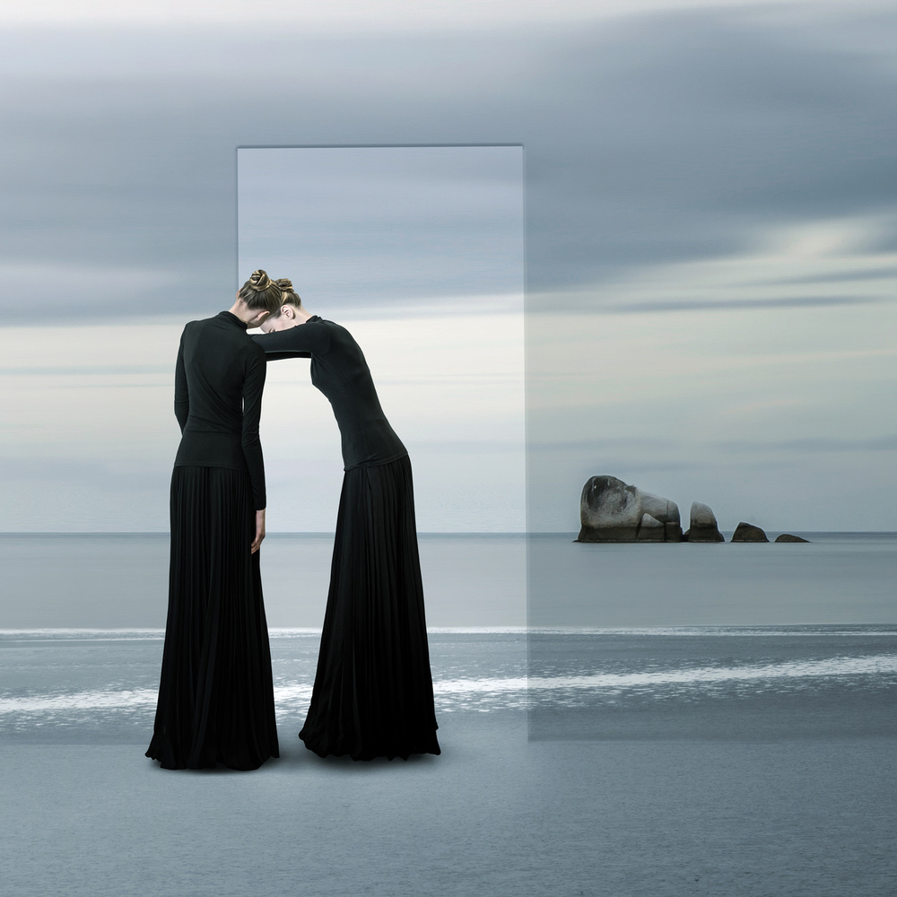 There Is A Wall Between Us von Hardibudi