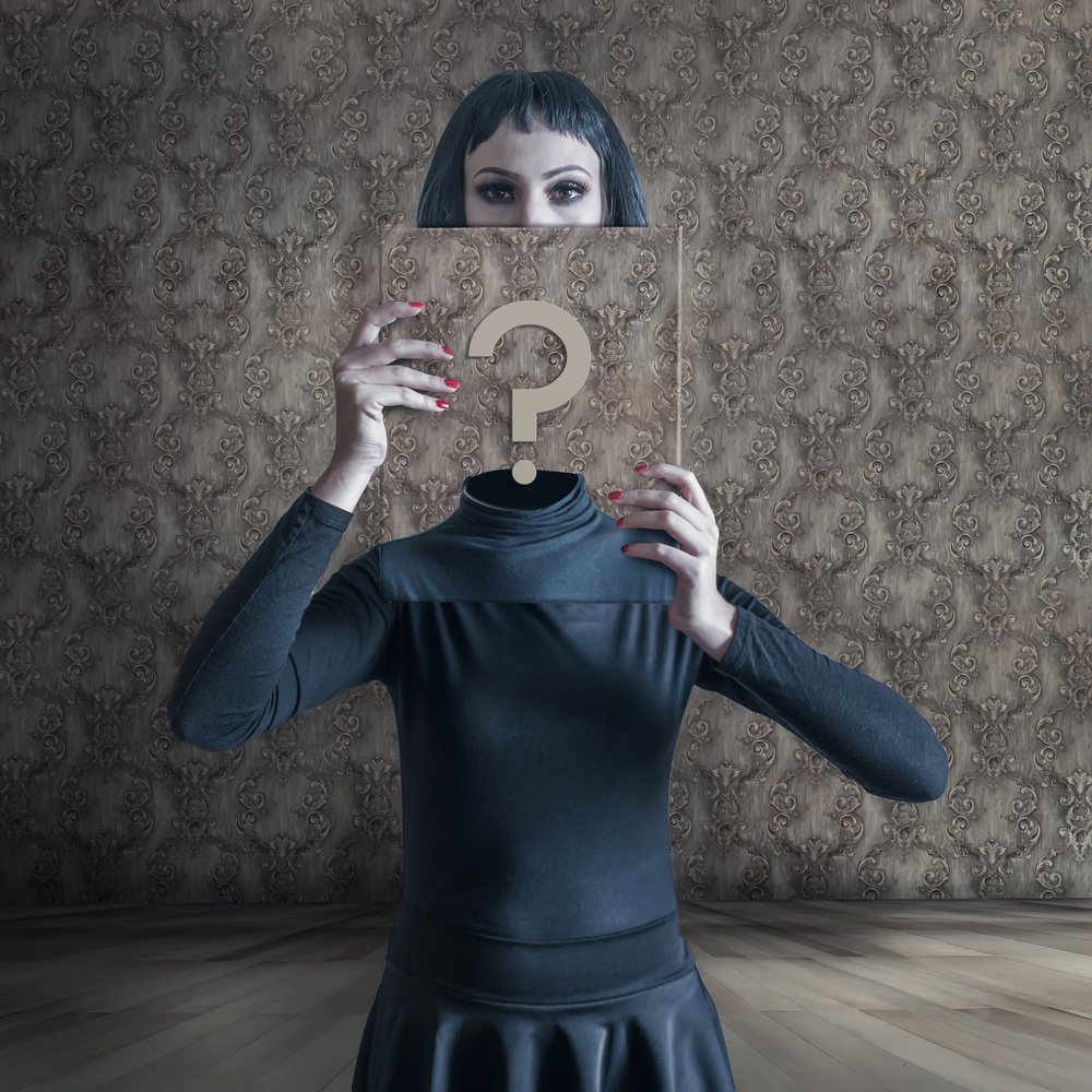 WHO AM I ? von Hardibudi