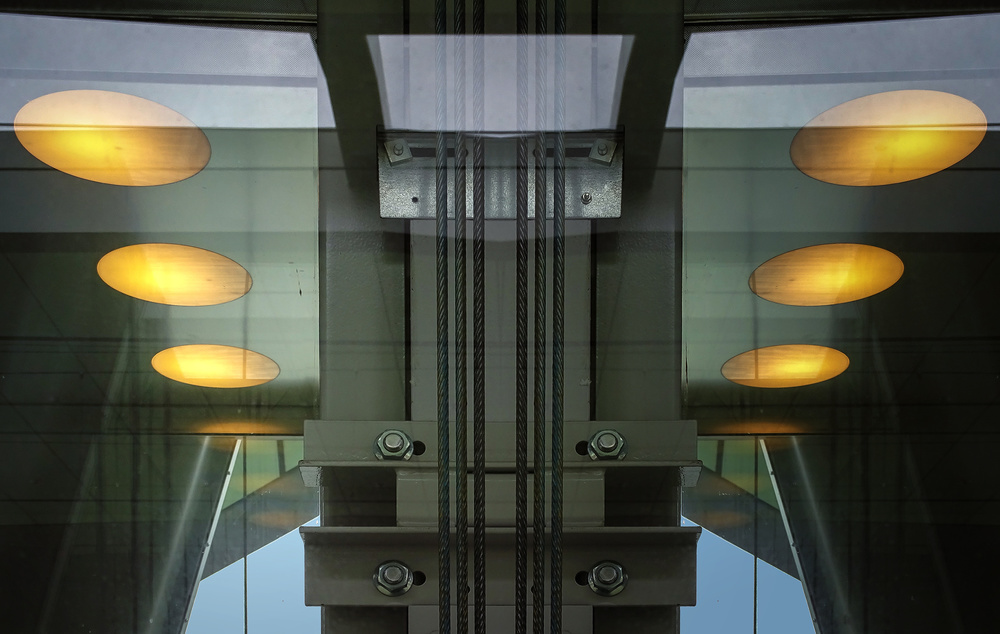 yellow ovals von Henk Van Maastricht