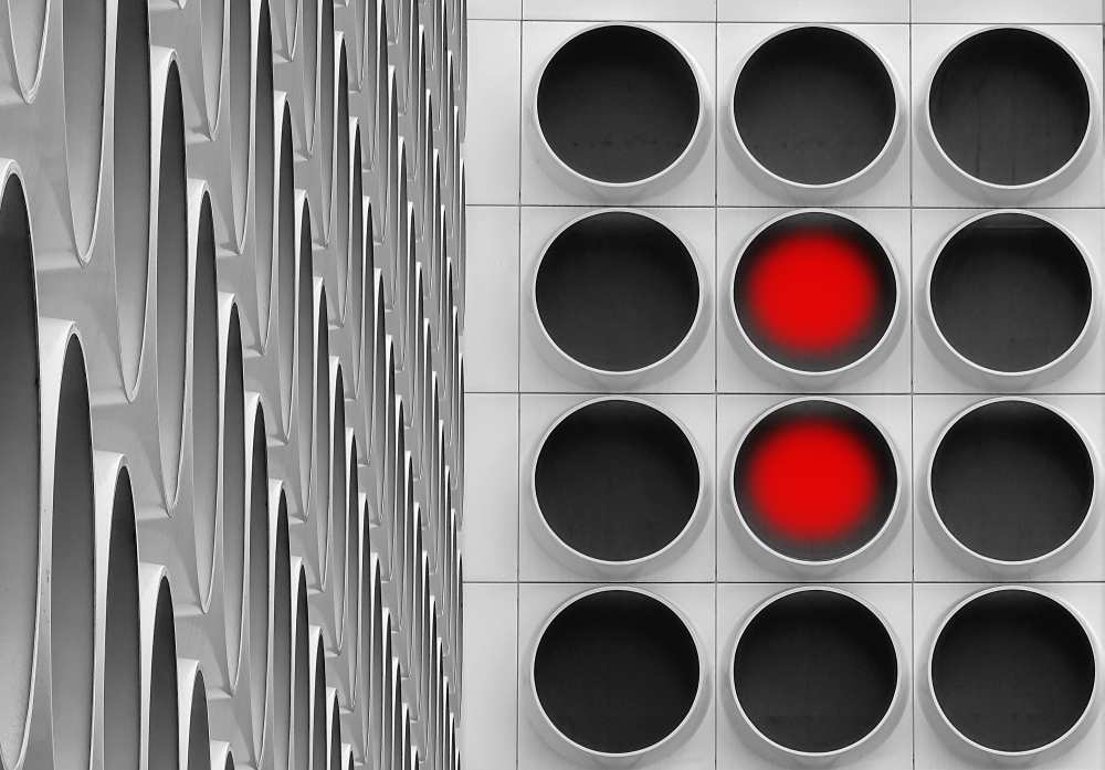 red dots von Henk Van Maastricht