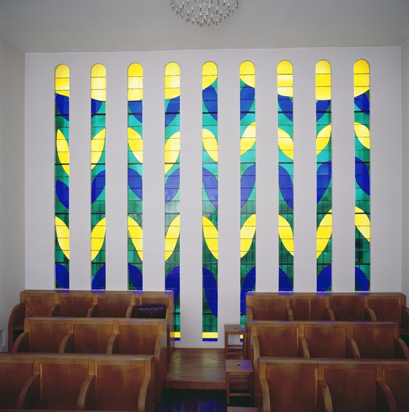 Stained Glass in the Chapel of the Rosary at Vence-51 von Henri Matisse