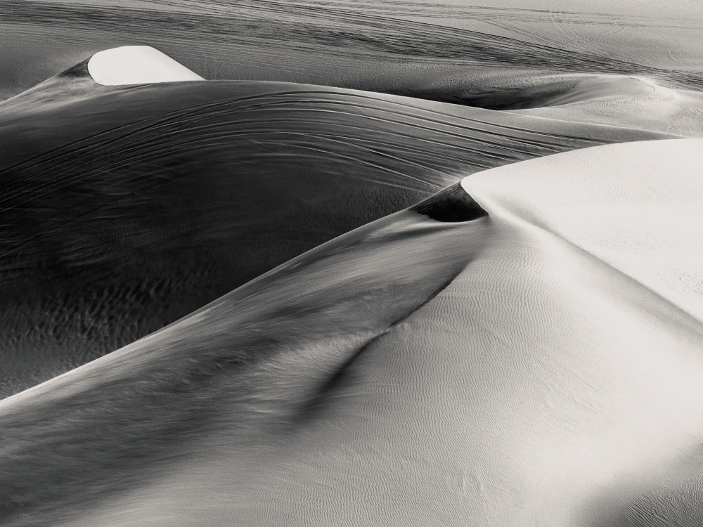 HILLS von Hesham Ragab