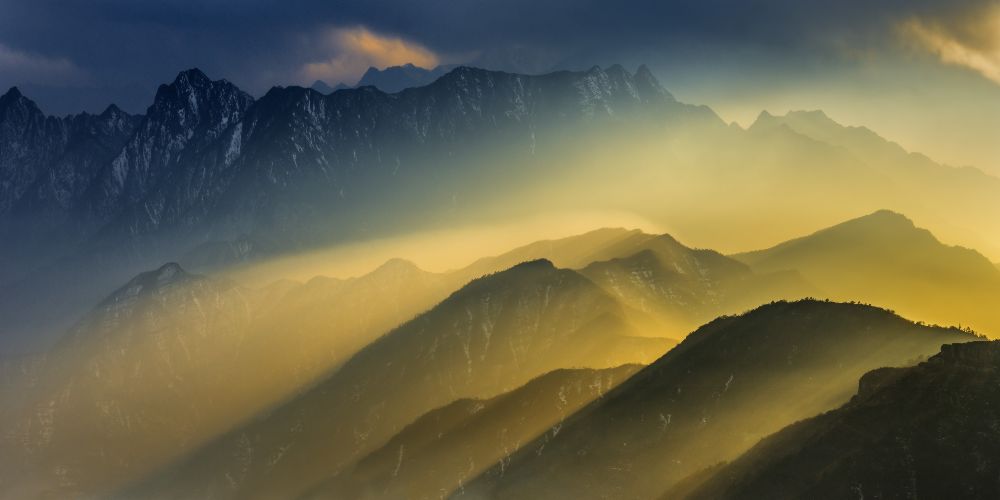 Der Cattle-Back Mountain Sunset von Hua Zhu