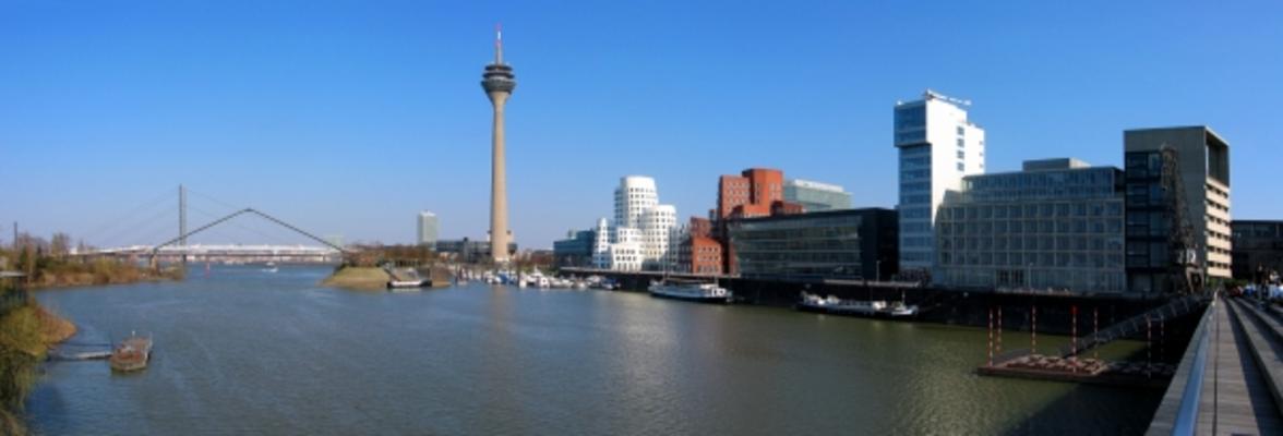 Düsseldorf Medienhafen von Hubert Schunk