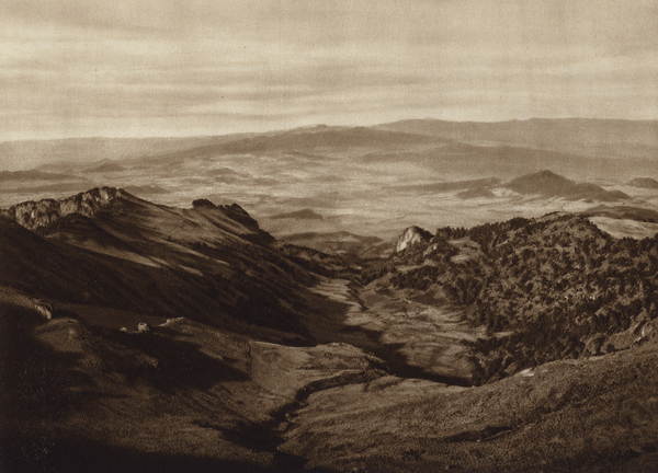 Mexico: Vista desde media altura del Iztaccihuatl von Hugo Brehme