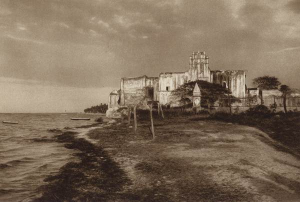 Mexico: Campeche, Ruina del monasterio de San Francisco von Hugo Brehme