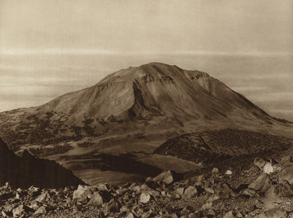 Mexico: La Sierra Negra vista desde el Pico de Orizaba, Estado Puebla von Hugo Brehme
