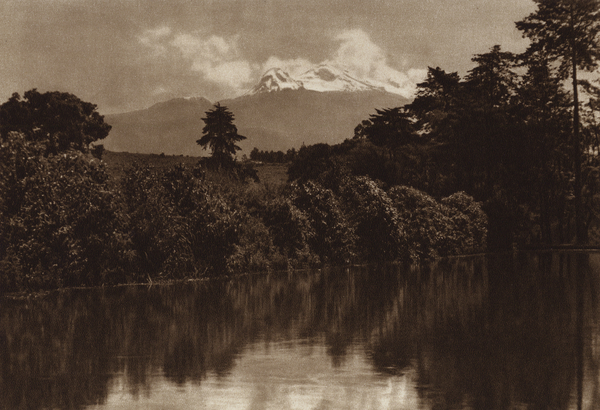 Mexico: Iztaccihuatl, visto desde Miraflores von Hugo Brehme