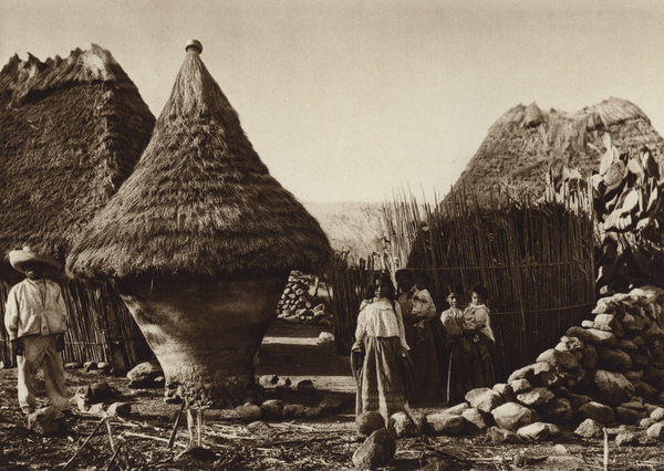 Mexico: Recipiente de maiz en una aldea von Hugo Brehme