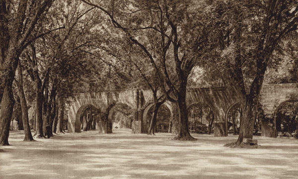 Mexico: Morelia, Antigua tuberia de agua von Hugo Brehme