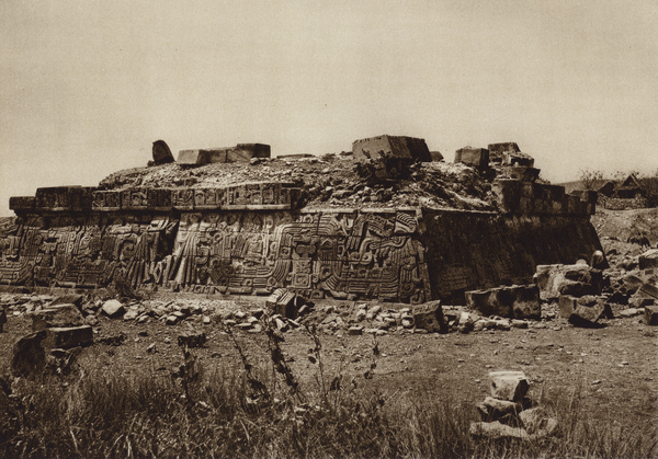 Mexico: Piramide de Xochicalco, Antes de la restauracion von Hugo Brehme