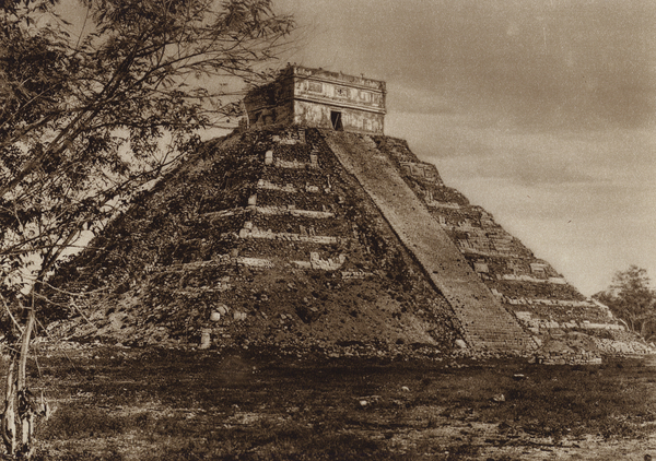 Mexico: Ruinas de Chichenitza, Yucatan, El Castillo von Hugo Brehme