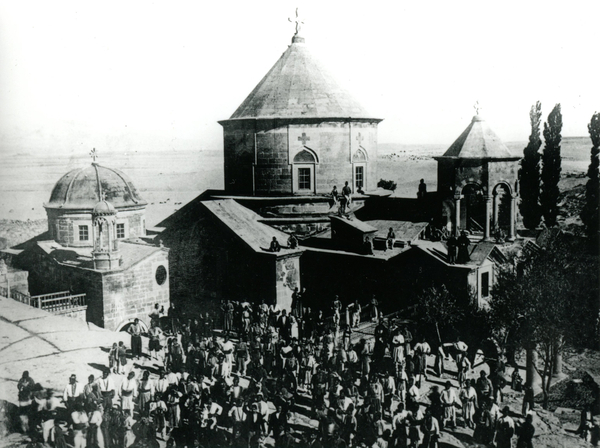 Pilgrimage at Tomarza Monastery, south east of Kayseri-07 von Hugo Grothe