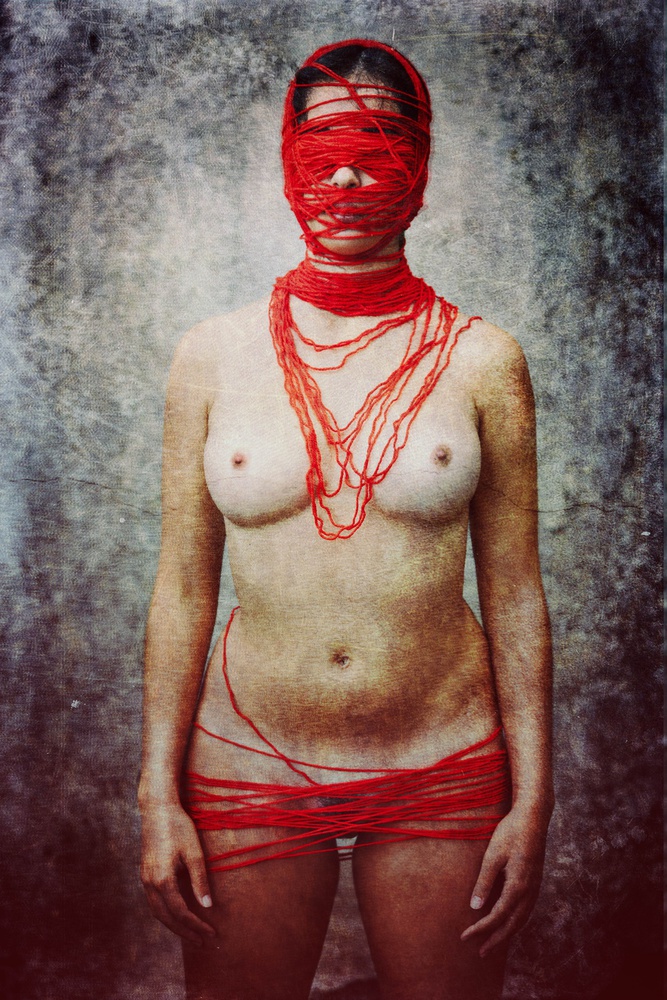 The thin red rope III von Igor Genovesi