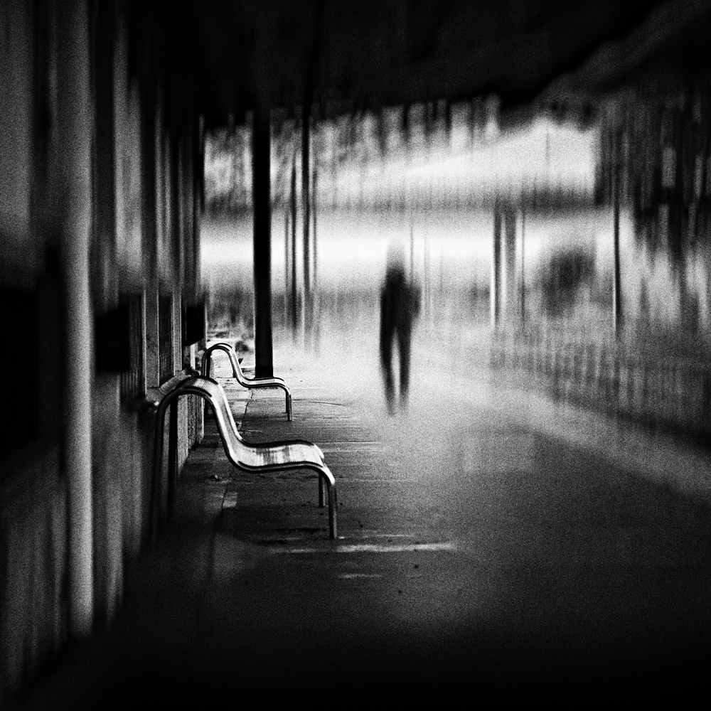 Alone......waiting von Ina Tänzer