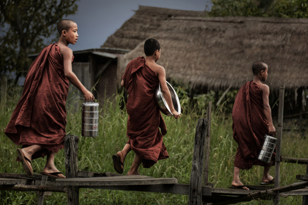 Beggining on a rainy day von Irene Perovich